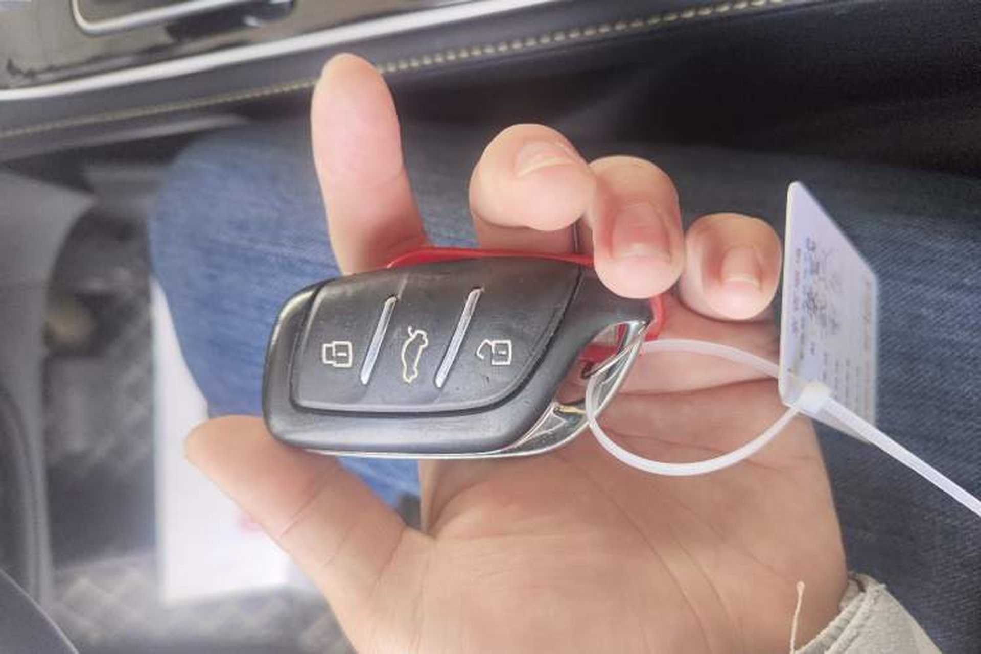 Used Roewe i6 MAX New Energy 2022 EV 500 Grand Touring Edition with Sunroof Interior 1