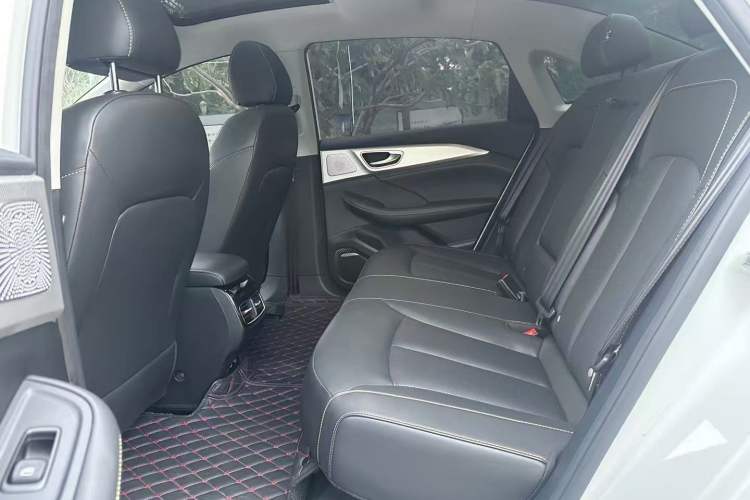 Used Roewe i6 MAX New Energy 2022 EV 500 Grand Touring Edition with Sunroof Interior 2