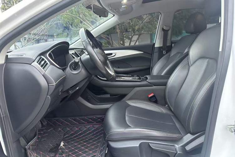 Used Roewe i6 MAX New Energy 2022 EV 500 Grand Touring Edition with Sunroof Interior 3
