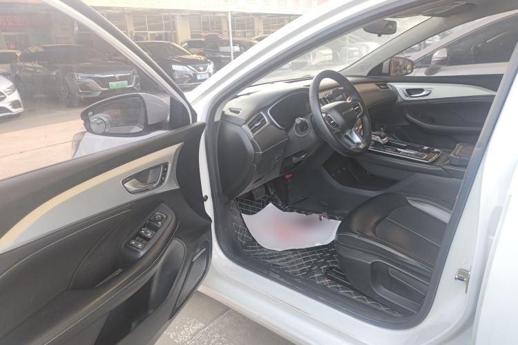 Used Roewe i6 MAX New Energy 2022 EV 500 Grand Touring Edition with Sunroof Interior 3