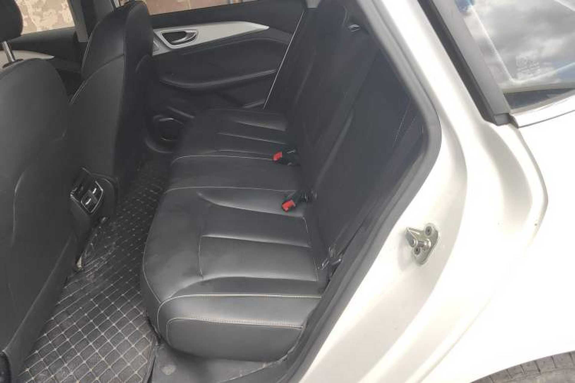 Used Roewe i6 MAX New Energy 2022 EV 600 Grand Touring Edition with Skyroof Interior 4
