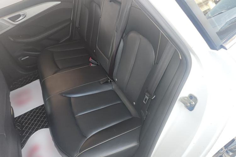 Used Roewe i6 MAX New Energy 2022 EV 500 Grand Touring Edition with Sunroof Interior 4