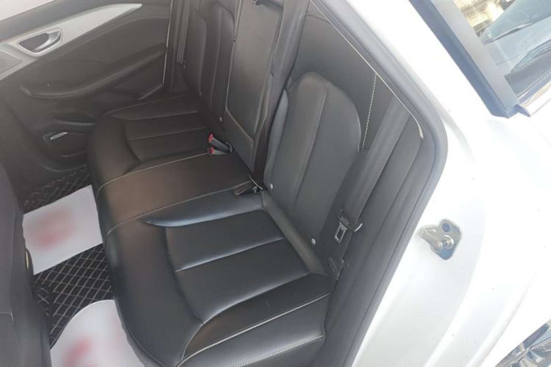 Used Roewe i6 MAX New Energy 2022 EV 500 Grand Touring Edition with Sunroof Interior 4