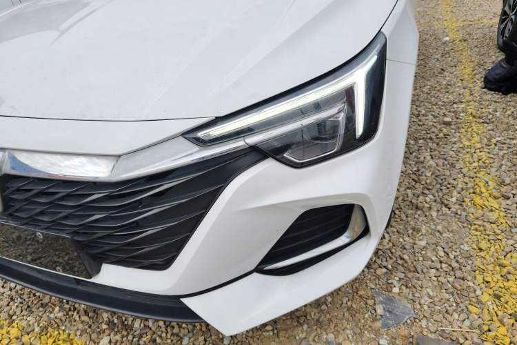 Used Roewe i6 MAX New Energy 2022 EV 500 Grand Touring Edition with Sunroof Left Front Headlight