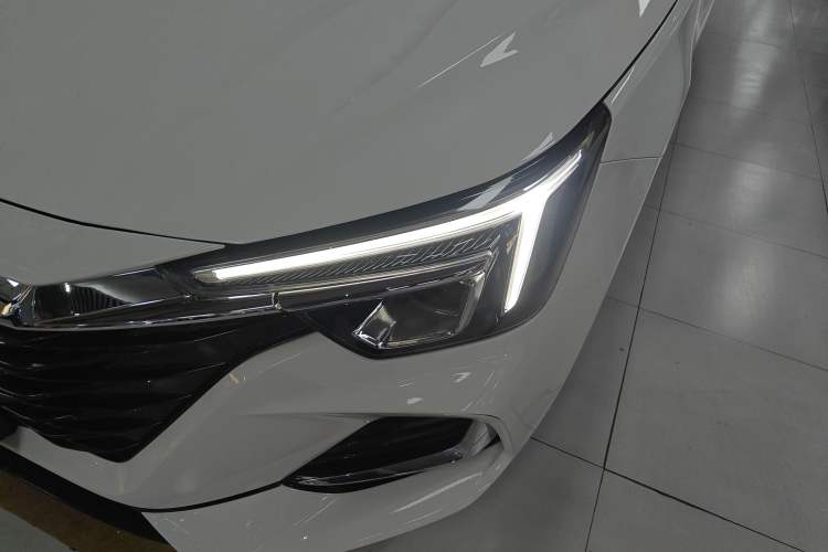Used Roewe i6 MAX New Energy 2022 EV 500 Grand Touring Edition with Sunroof Left Front Headlight