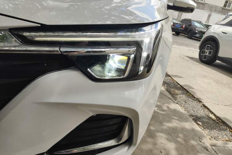 Used Roewe i6 MAX New Energy 2022 EV 600 Grand Touring Edition with Skyroof Left Front Headlight
