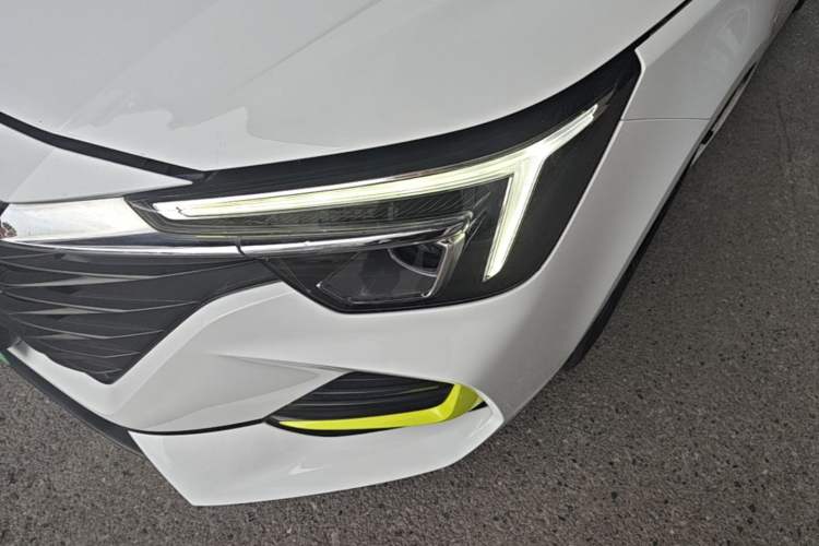 Used Roewe i6 MAX New Energy 2022 EV 600 Skyroof Flagship Edition Left Front Headlight