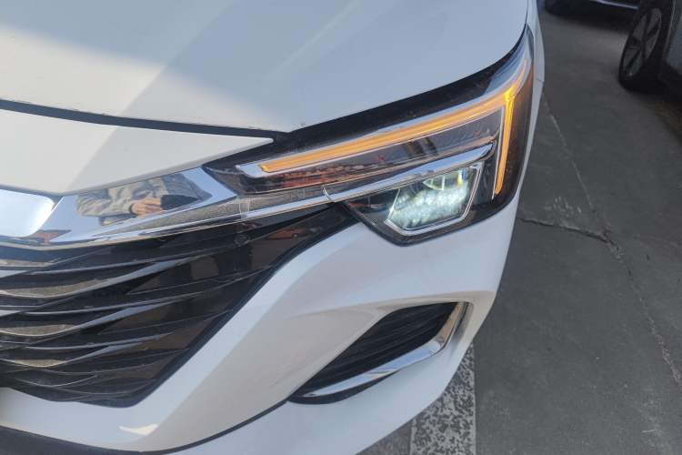Used Roewe i6 MAX New Energy 2022 EV 500 Grand Touring Edition with Sunroof Left Front Headlight