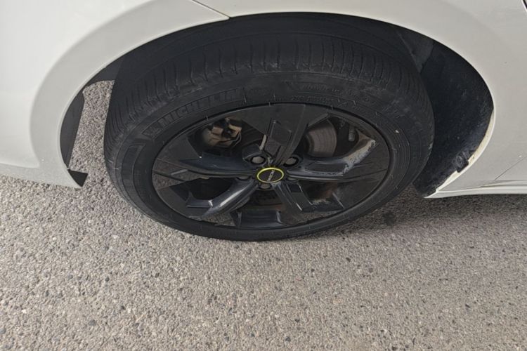 Used Roewe i6 MAX New Energy 2022 EV 600 Skyroof Flagship Edition Left Front Wheel Hub