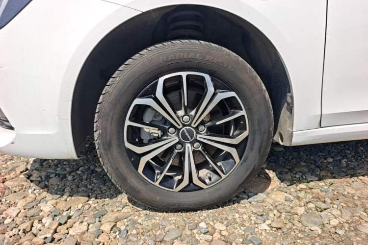 Used Roewe i6 MAX New Energy 2022 EV 500 Grand Touring Edition with Sunroof Left Front Wheel Hub