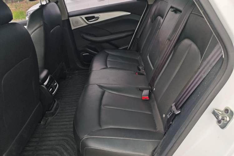 Used Roewe i6 MAX New Energy 2022 EV 500 Grand Touring Edition with Sunroof Left Rear Seat