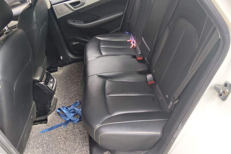 Used Roewe i6 MAX New Energy 2022 EV 600 Grand Touring Edition with Skyroof Left Rear Seat