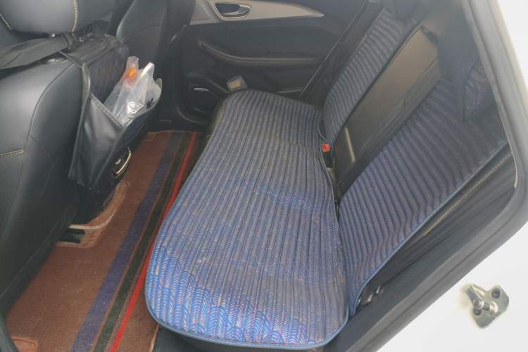 Used Roewe i6 MAX New Energy 2022 EV 500 Grand Touring Edition with Sunroof Left Rear Seat