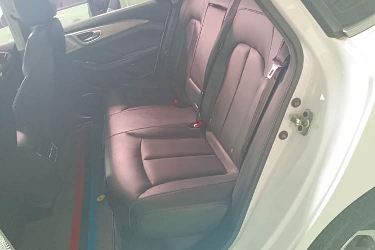 Used Roewe i6 MAX New Energy 2022 EV 600 Grand Touring Edition with Skyroof Left Rear Seat