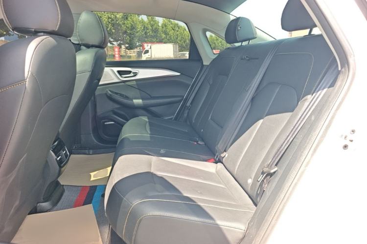 Used Roewe i6 MAX New Energy 2022 EV 500 Grand Touring Edition with Sunroof Left Rear Seat