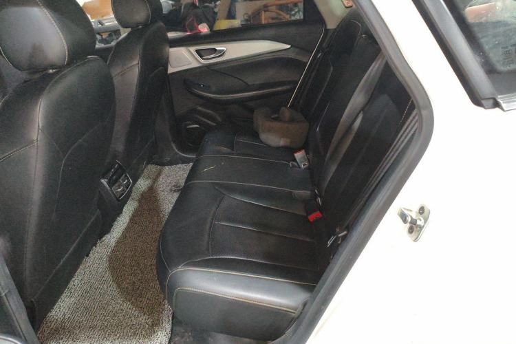 Used Roewe i6 MAX New Energy 2022 EV 500 Grand Touring Edition with Sunroof Left Rear Seat