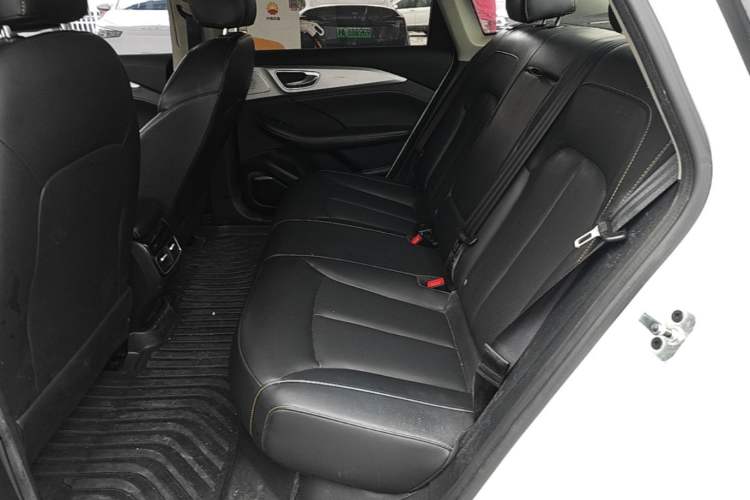 Used Roewe i6 MAX New Energy 2022 EV 500 Grand Touring Edition with Sunroof Left Rear Seat