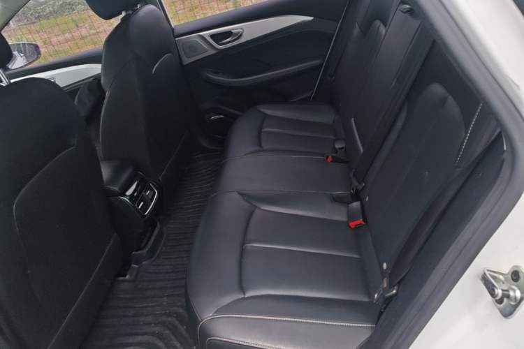 Used Roewe i6 MAX New Energy 2022 EV 500 Grand Touring Edition with Sunroof Left Rear Seat