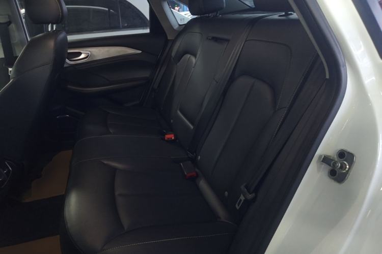 Used Roewe i6 MAX New Energy 2022 EV 500 Grand Touring Edition with Sunroof Left Rear Seat