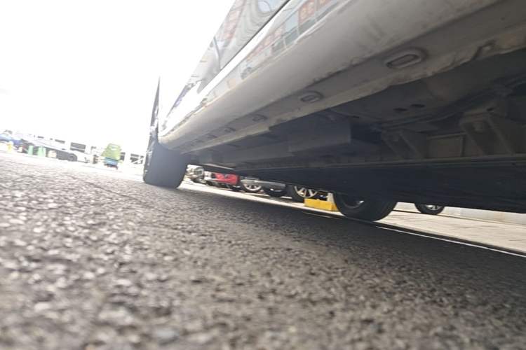 Used Roewe i6 MAX New Energy 2022 EV 600 Skyroof Flagship Edition Left Side Sill