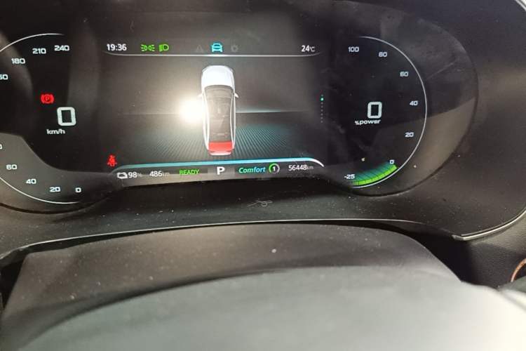 Used Roewe i6 MAX New Energy 2022 EV 600 Grand Touring Edition with Skyroof Odometer Close Up