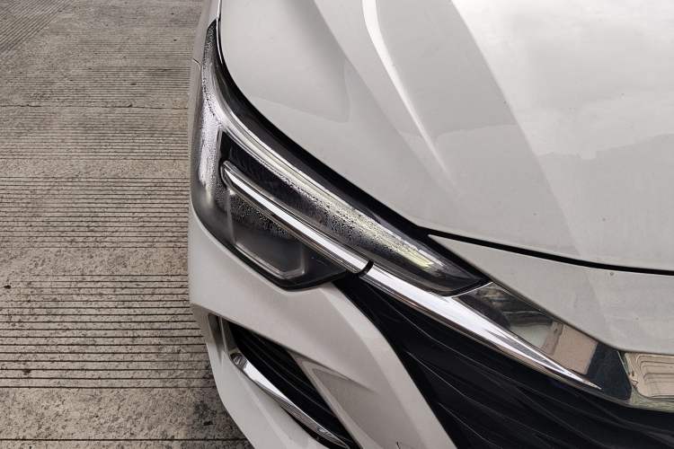 Used Roewe i6 MAX New Energy 2022 EV 600 Grand Touring Edition with Skyroof Right Front Headlight
