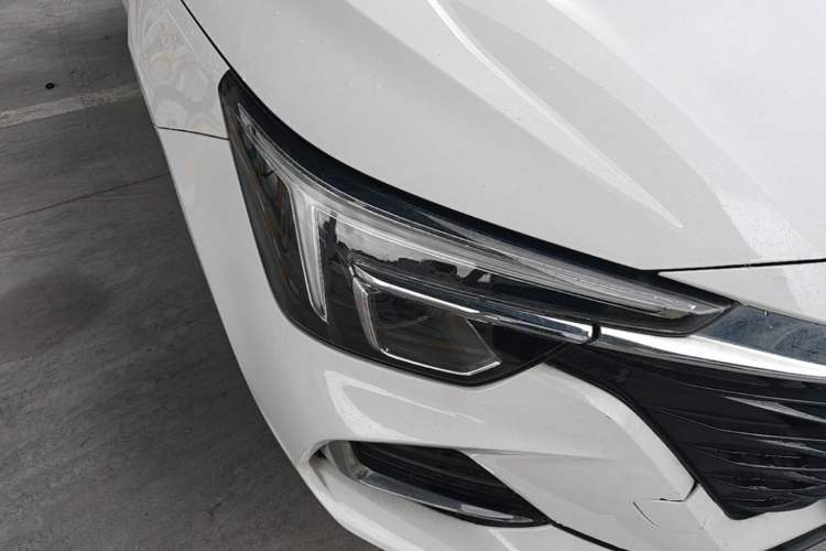 Used Roewe i6 MAX New Energy 2022 EV 500 Grand Touring Edition with Sunroof Right Front Headlight