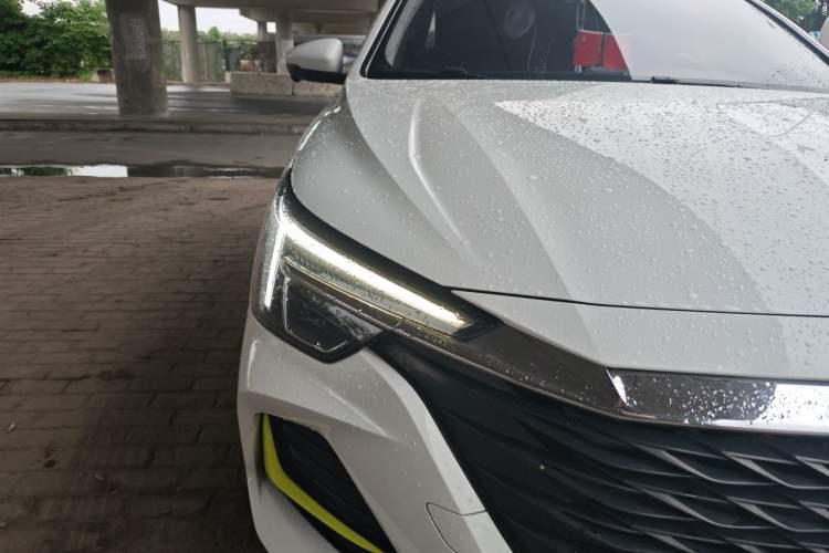 Used Roewe i6 MAX New Energy 2022 EV 600 Skyroof Flagship Edition Right Front Headlight
