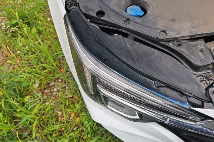 Used Roewe i6 MAX New Energy 2022 EV 500 Grand Touring Edition with Sunroof Right Front Headlight