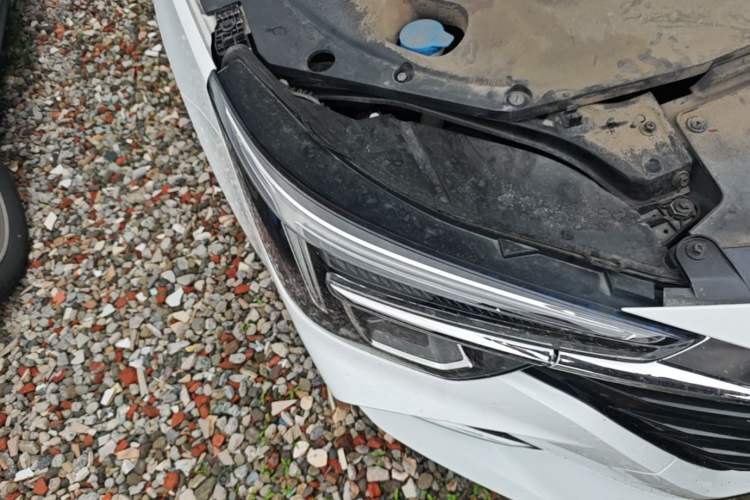 Used Roewe i6 MAX New Energy 2022 EV 500 Grand Touring Edition with Sunroof Right Front Headlight