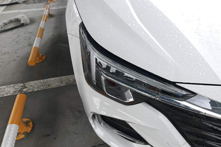 Used Roewe i6 MAX New Energy 2022 EV 500 Grand Touring Edition with Sunroof Right Front Headlight
