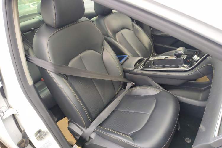 Used Roewe i6 MAX New Energy 2022 EV 500 Grand Touring Edition with Sunroof Right Front Seat
