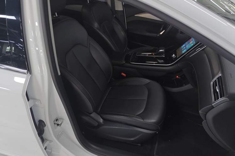 Used Roewe i6 MAX New Energy 2022 EV 500 Grand Touring Edition with Sunroof Right Front Seat