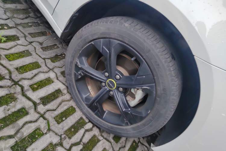 Used Roewe i6 MAX New Energy 2022 EV 500 Skyroof Flagship Edition Right Front Wheel Hub
