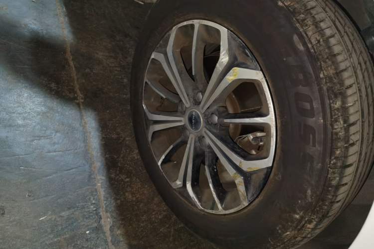 Used Roewe i6 MAX New Energy 2022 EV 500 Grand Touring Edition with Sunroof Right Front Wheel Hub