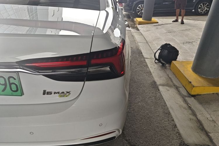Used Roewe i6 MAX New Energy 2022 EV 600 Skyroof Flagship Edition Right Rear Taillight