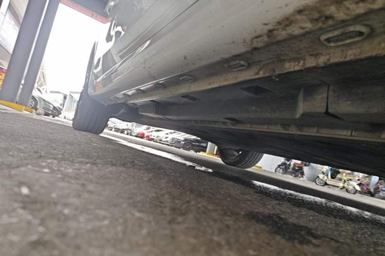 Used Roewe i6 MAX New Energy 2022 EV 600 Skyroof Flagship Edition Right Side Sill