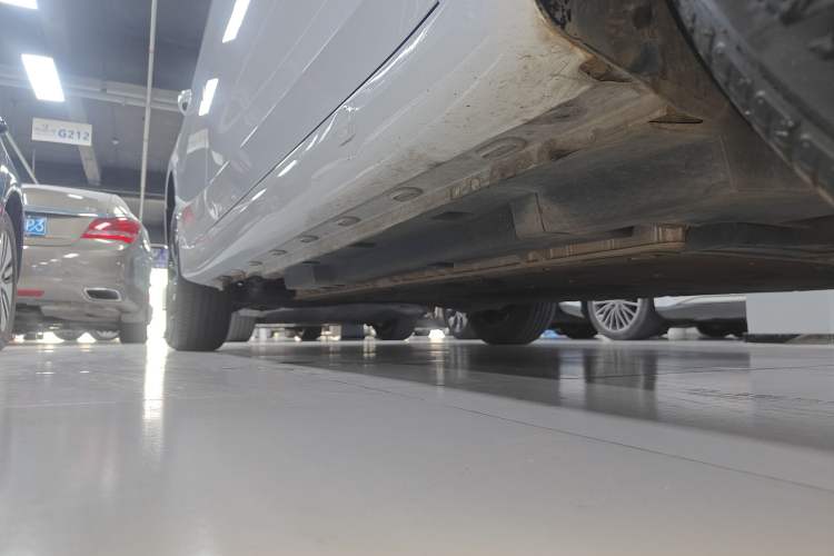 Used Roewe i6 MAX New Energy 2022 EV 500 Grand Touring Edition with Sunroof Right Side Sill