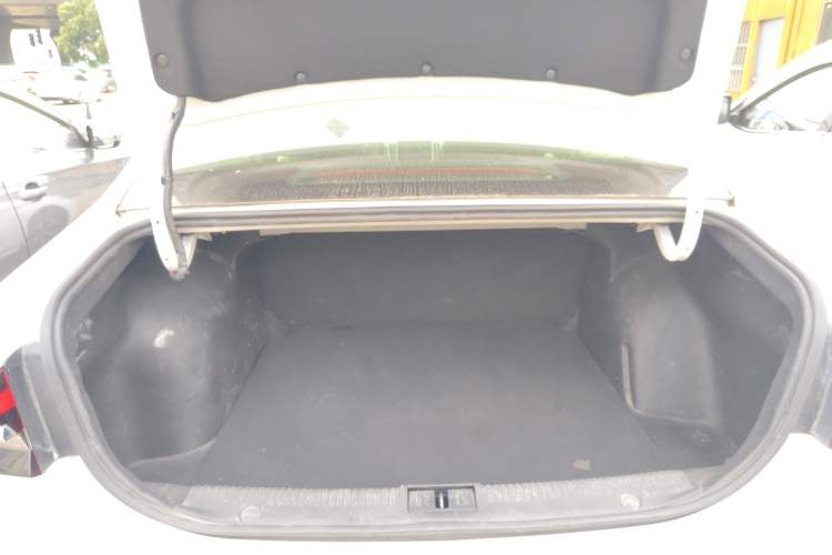 Used Roewe i6 MAX New Energy 2022 EV 500 Grand Touring Edition with Sunroof Trunk