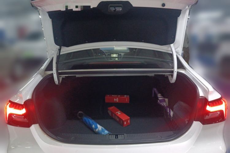 Used Roewe i6 MAX New Energy 2022 EV 600 Skyroof Flagship Edition Trunk