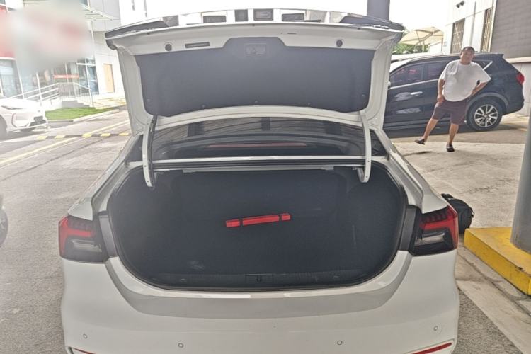 Used Roewe i6 MAX New Energy 2022 EV 600 Skyroof Flagship Edition Trunk