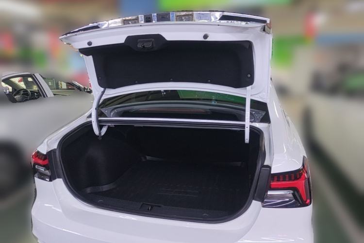 Used Roewe i6 MAX New Energy 2022 EV 500 Grand Touring Edition with Sunroof Trunk