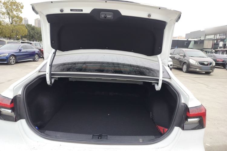 Used Roewe i6 MAX New Energy 2022 EV 500 Grand Touring Edition with Sunroof Trunk