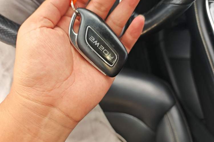 Used Roewe i6 MAX New Energy 2022 EV 500 Grand Touring Edition with Sunroof Vehicle Key