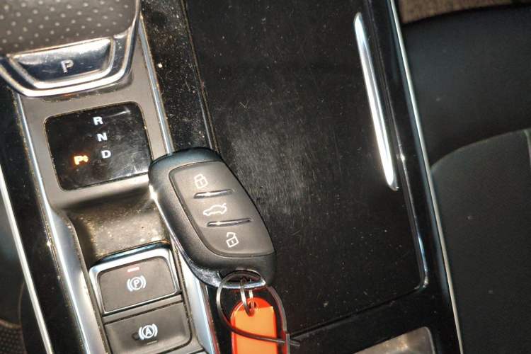 Used Roewe i6 MAX New Energy 2022 EV 500 Grand Touring Edition with Sunroof Vehicle Key