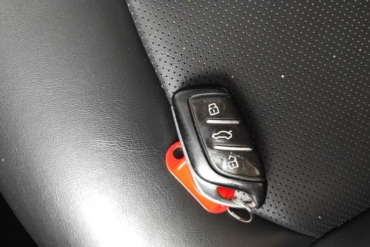 Used Roewe i6 MAX New Energy 2022 EV 500 Grand Touring Edition with Sunroof Vehicle Key
