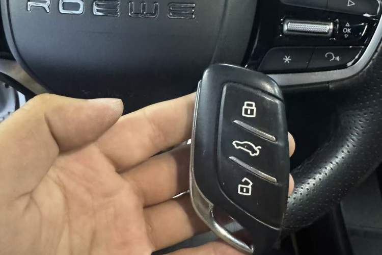 Used Roewe i6 MAX New Energy 2022 EV 500 Grand Touring Edition with Sunroof Vehicle Key