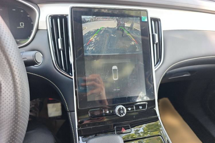 Used Roewe i6 MAX New Energy 2023 EV 420 Skyroof Special Edition Audio And AC Panel