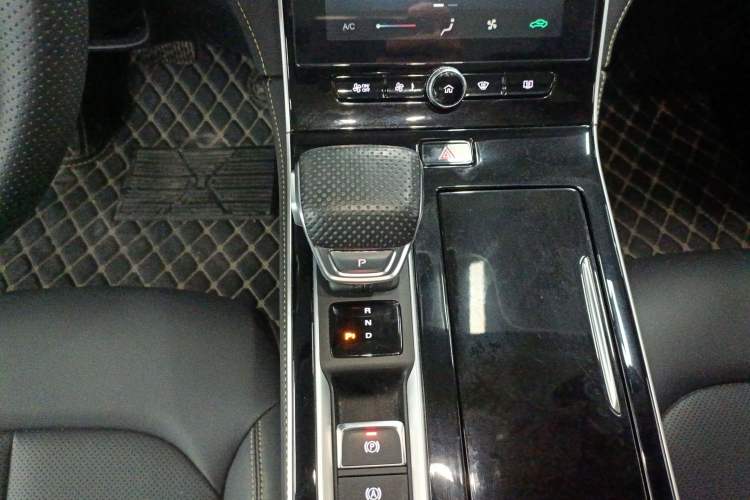Used Roewe i6 MAX New Energy 2023 EV 420 Skyroof Special Edition Gear Lever