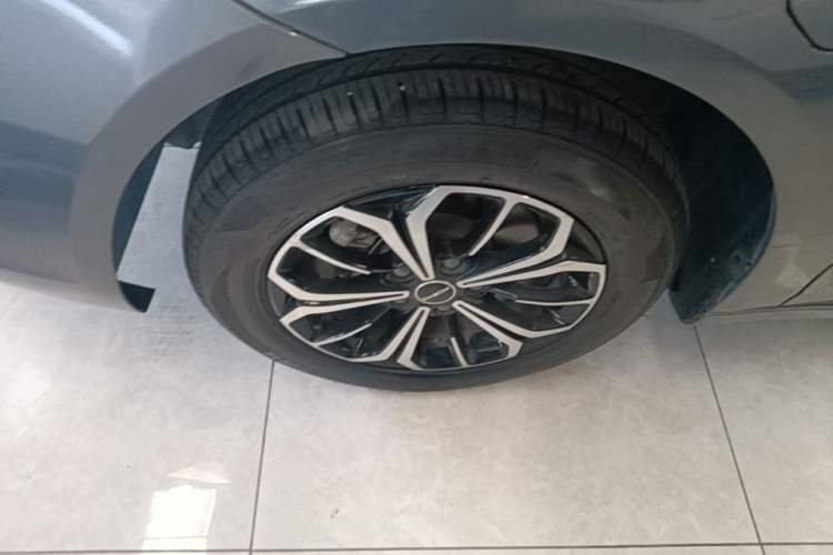 Used Roewe i6 MAX New Energy 2023 EV 420 Skyroof Special Edition Left Front Wheel Hub